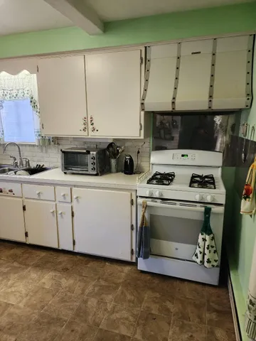 $129,000 | 536 Old Glen Avenue, Berlin, NH 03570