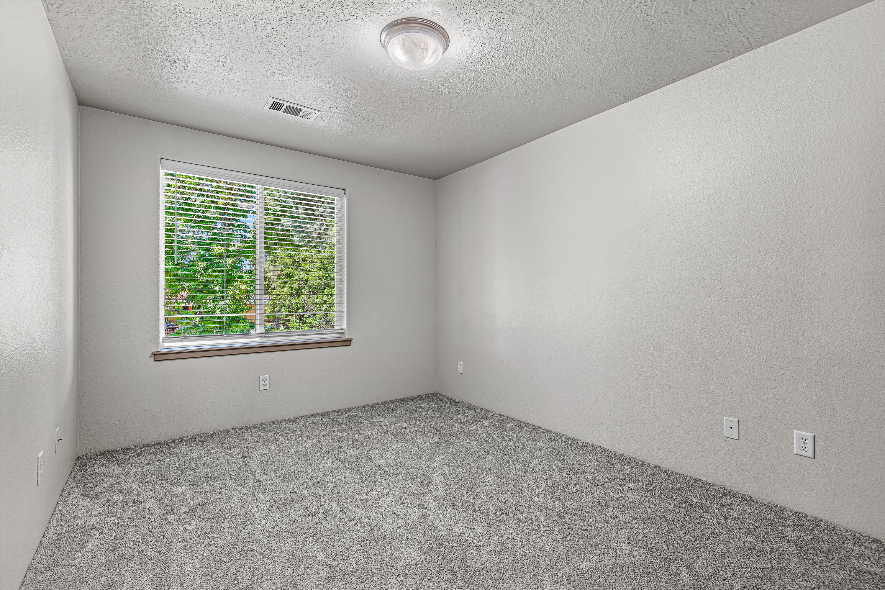 655 Shadow Way Central Point, OR 97502 - Photo 24 of 32 24 (2)