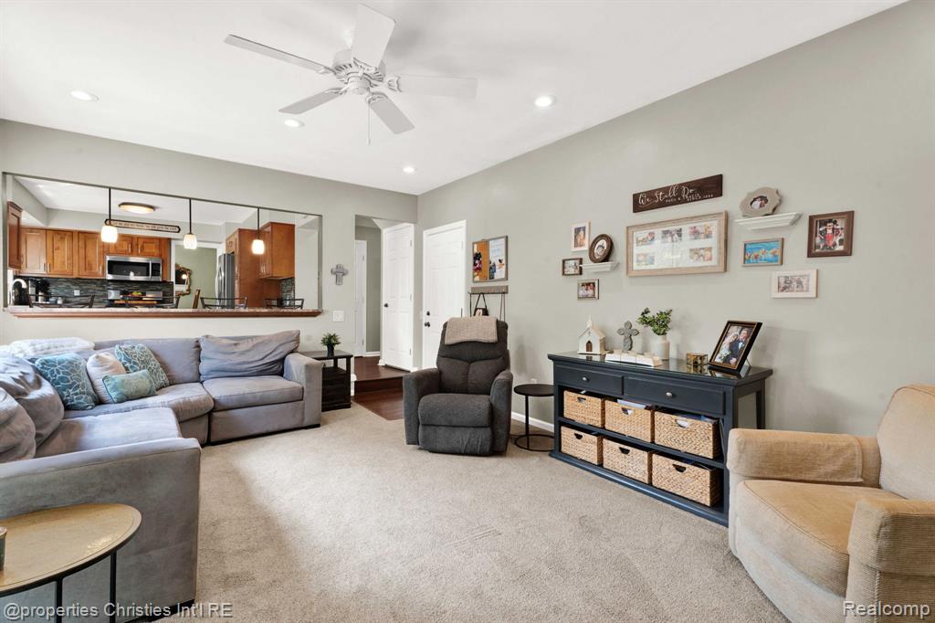 642 Whitney Drive Rochester Hills, MI 48307 - Photo 18 of 39
