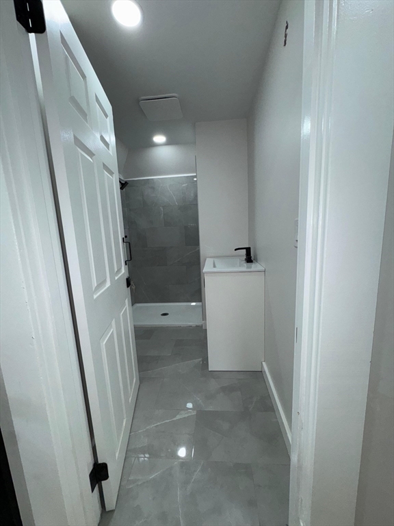 86 Amherst Street Springfield, MA 01109 - Photo 11 of 38