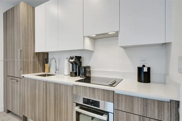 $790,000 | 239 Southwest 9th Street, Unit 2203, Miami, FL 33130