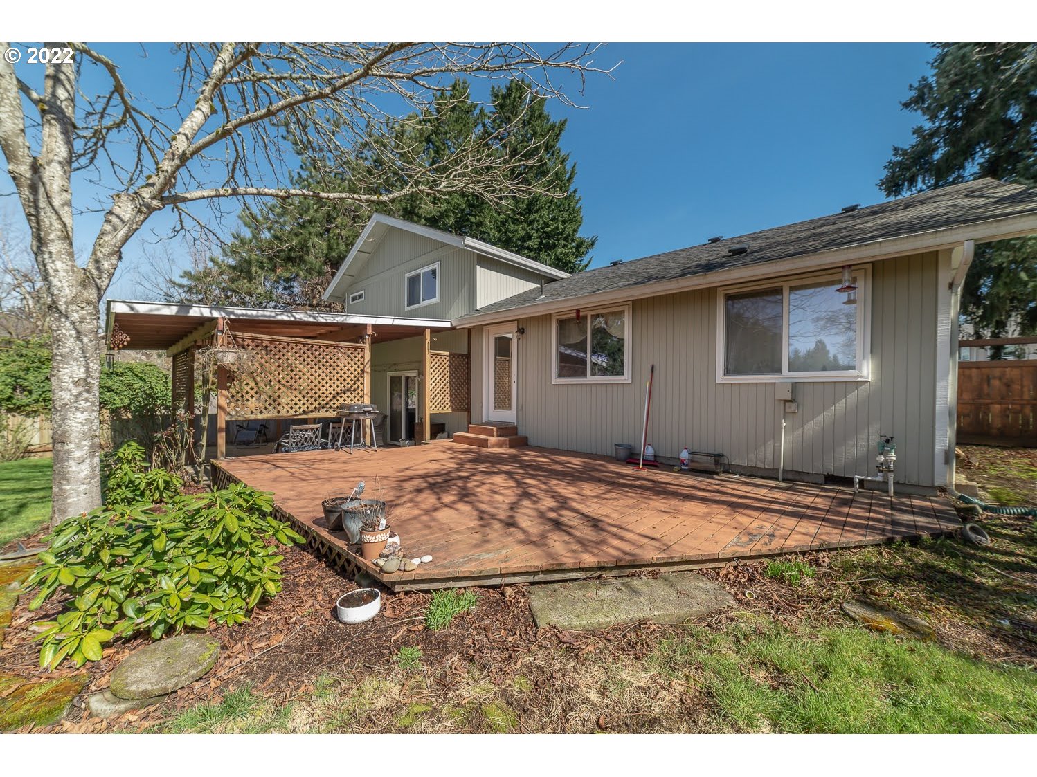 6520 E Street Springfield, OR 97478 - Photo 28 of 32 a view of outdoor space and yard