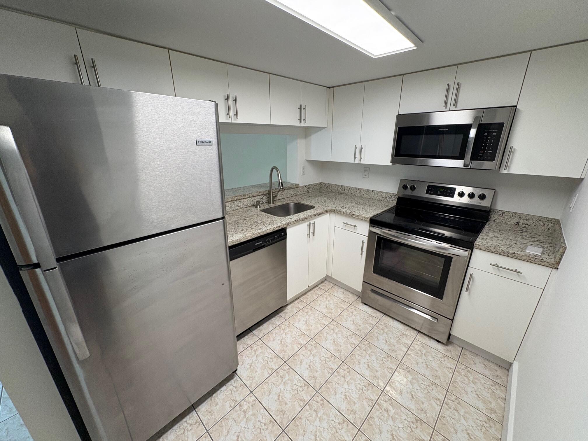 11800 Southwest 18th Street, Unit 108 Miami, FL 33175 - Photo 10 of 31 IMG_8533