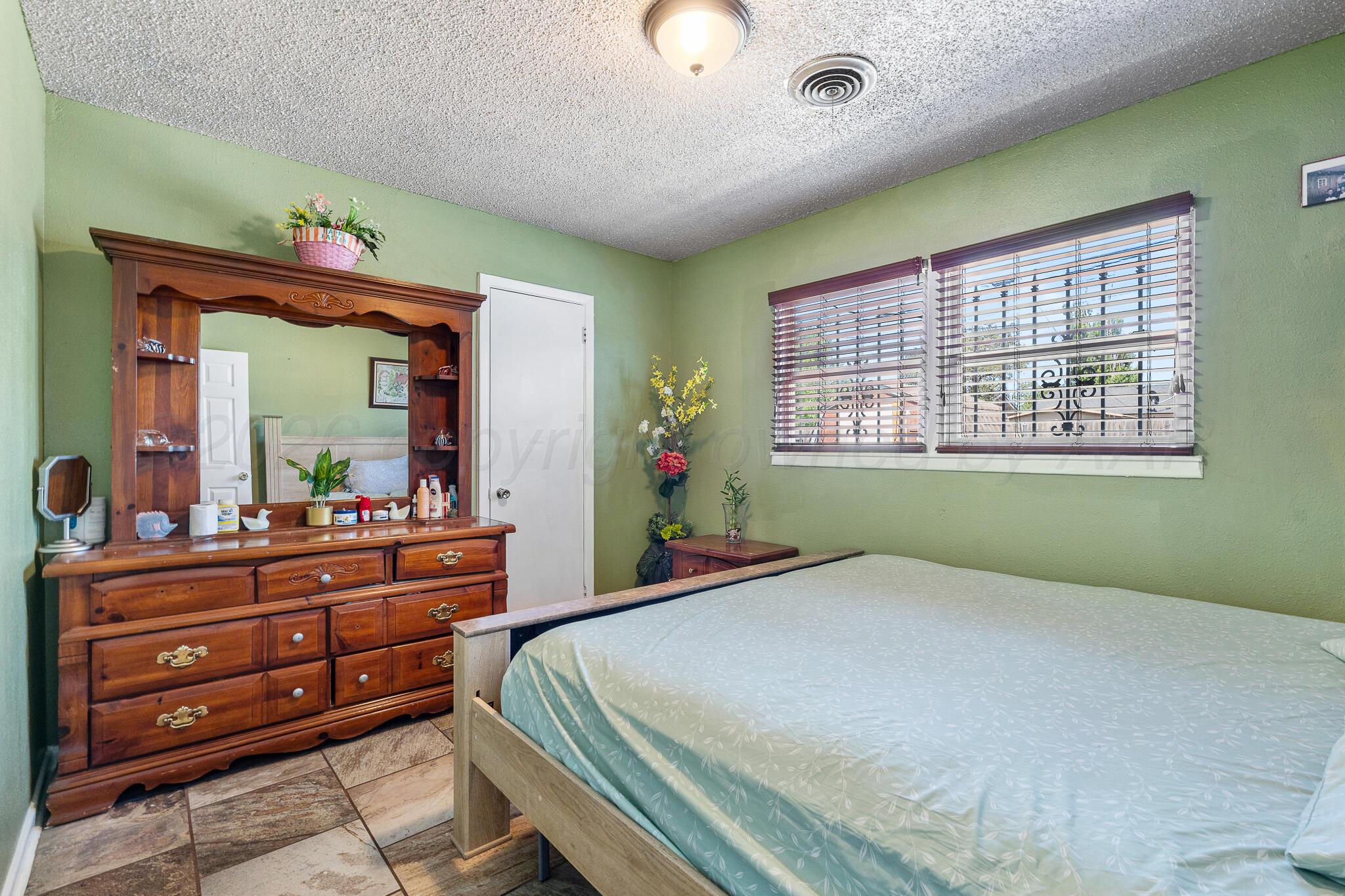 2811 Carter Street Amarillo, TX 79103 - Photo 21 of 30 BEDROOM