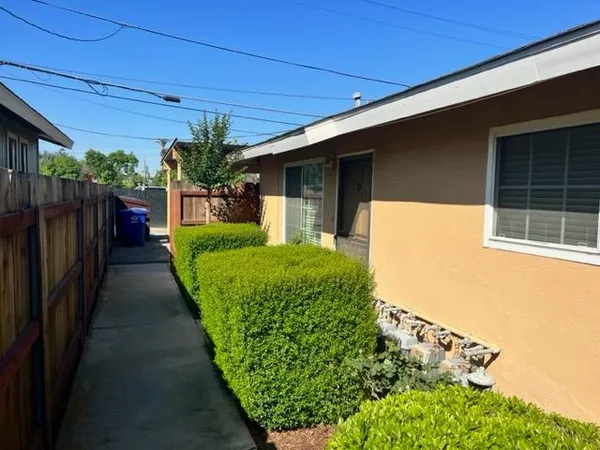 $1,600 | 1681 Marion Street, Unit B, Kingsburg, CA 93631