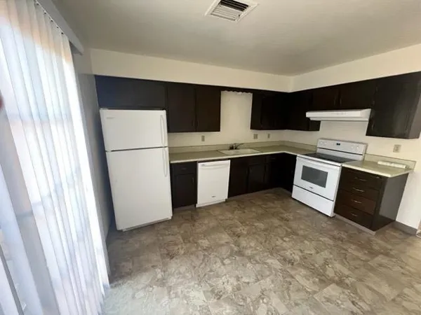 $1,600 | 1681 Marion Street, Unit B, Kingsburg, CA 93631