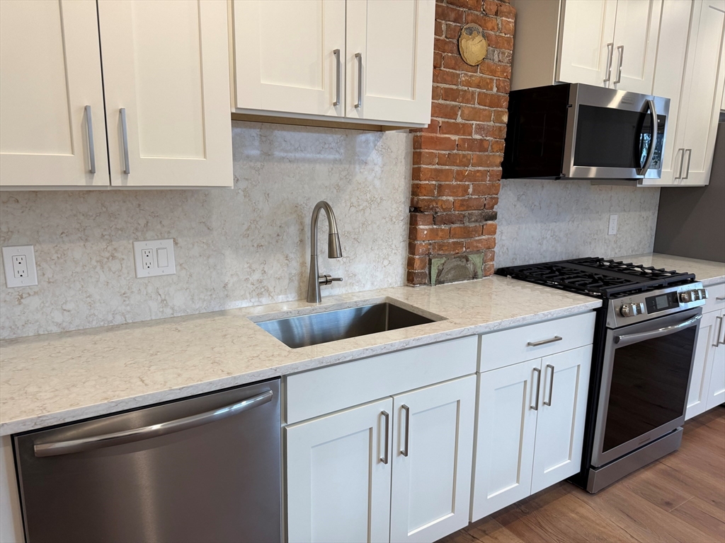 97 Baldwin Street, Unit 1 Boston, MA 02129 - Photo 2 of 13