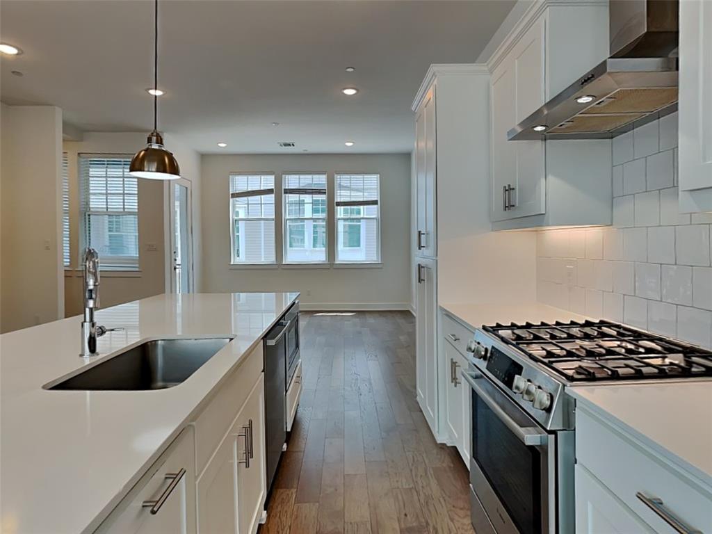 645 North Tyler Street, Unit 302 Dallas, TX 75208 - Photo 4 of 18