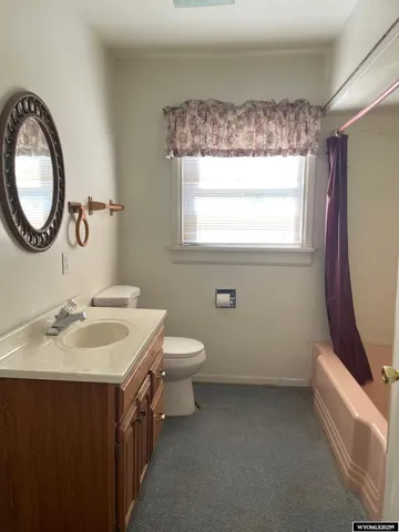 $220,000 | 1233 West Jeffers Drive, Rawlins, WY 82301