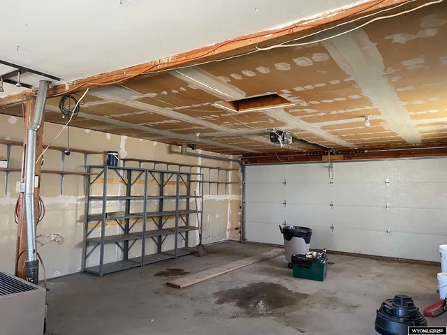 $220,000 | 1233 West Jeffers Drive, Rawlins, WY 82301