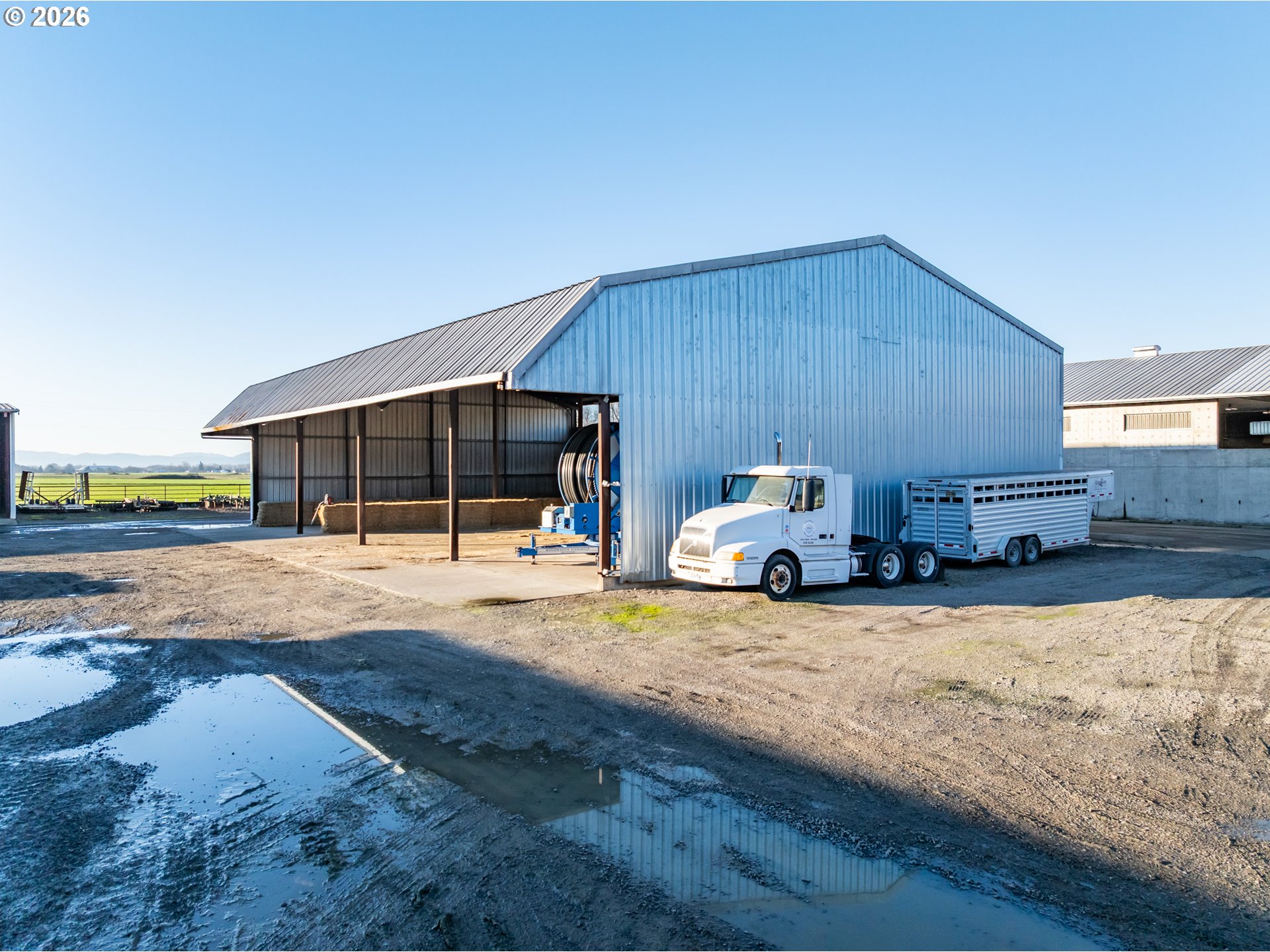 35725 Engel Road Southeast Albany, OR 97322 - Photo 15 of 38 a view of a house with a patio