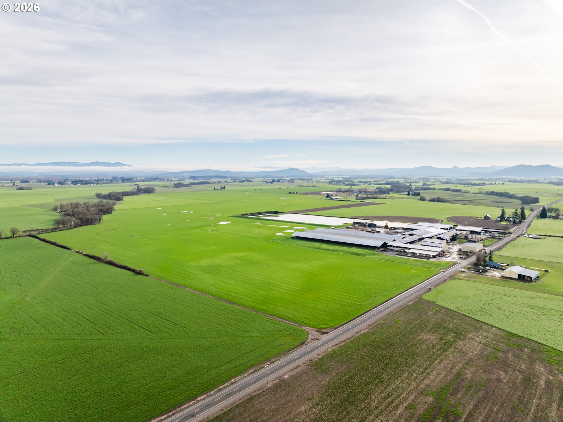 35725 Engel Road Southeast Albany, OR 97322 - Photo 2 of 38 a view of an ocean from a balcony