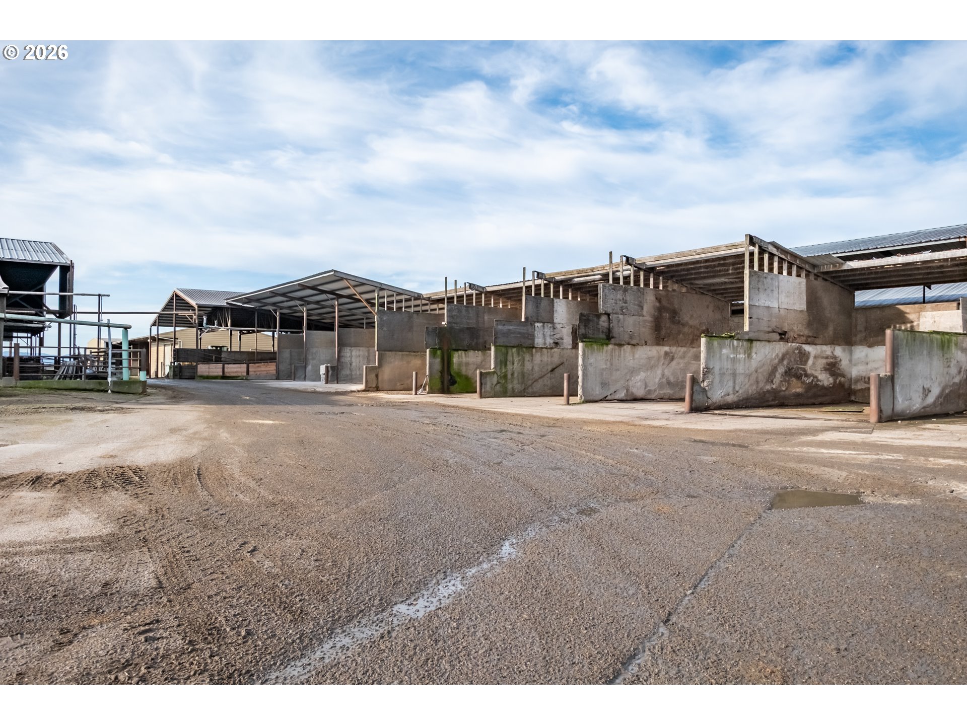 35725 Engel Road Southeast Albany, OR 97322 - Photo 30 of 38 a view of roof with a city view