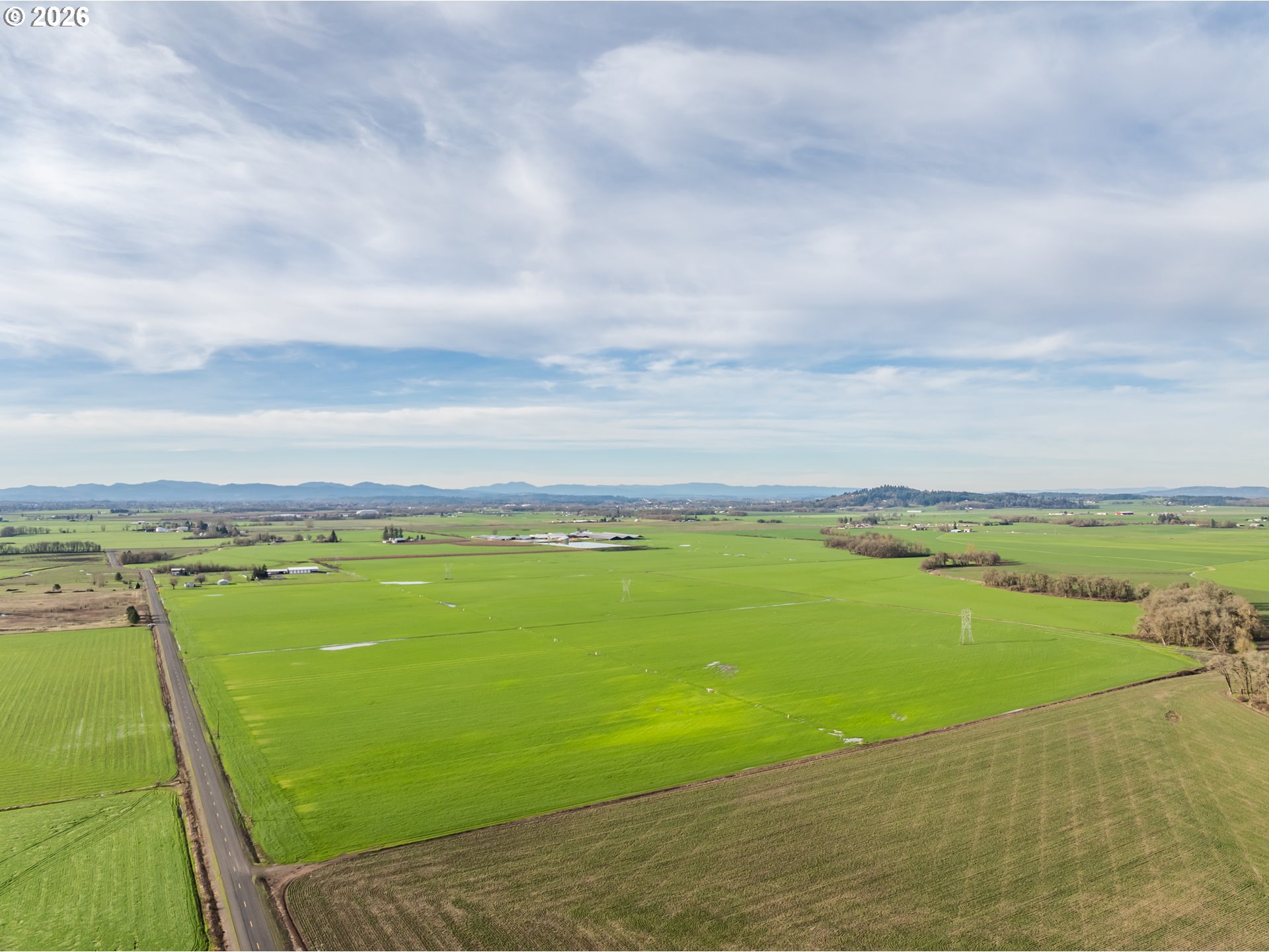 35725 Engel Road Southeast Albany, OR 97322 - Photo 33 of 38 a view of an ocean from a balcony