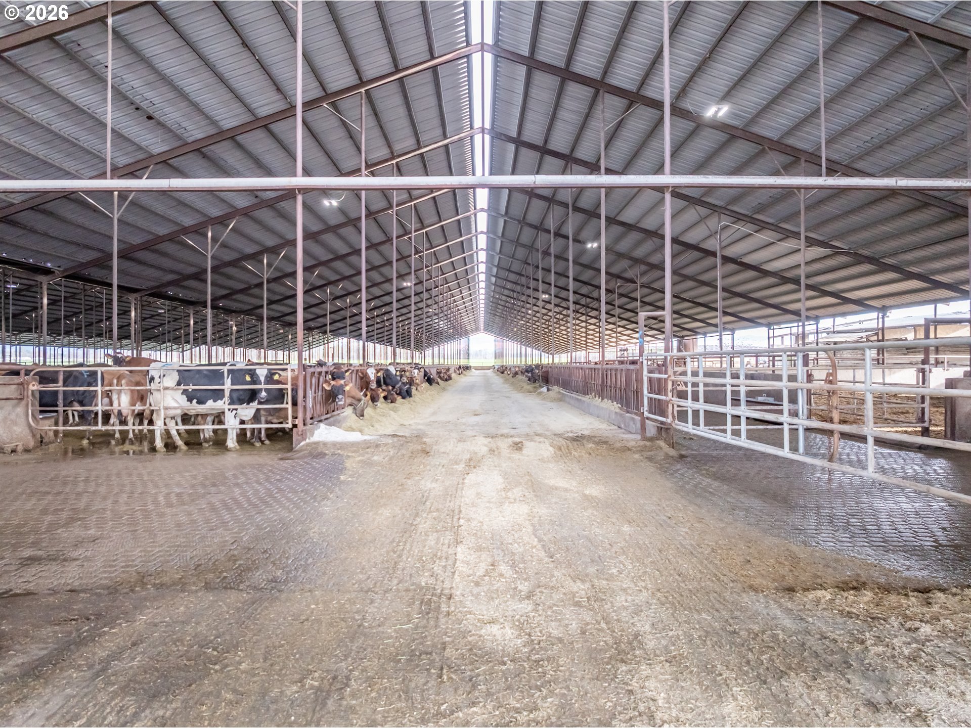 35725 Engel Road Southeast Albany, OR 97322 - Photo 7 of 38 a view of empty room with wooden racks