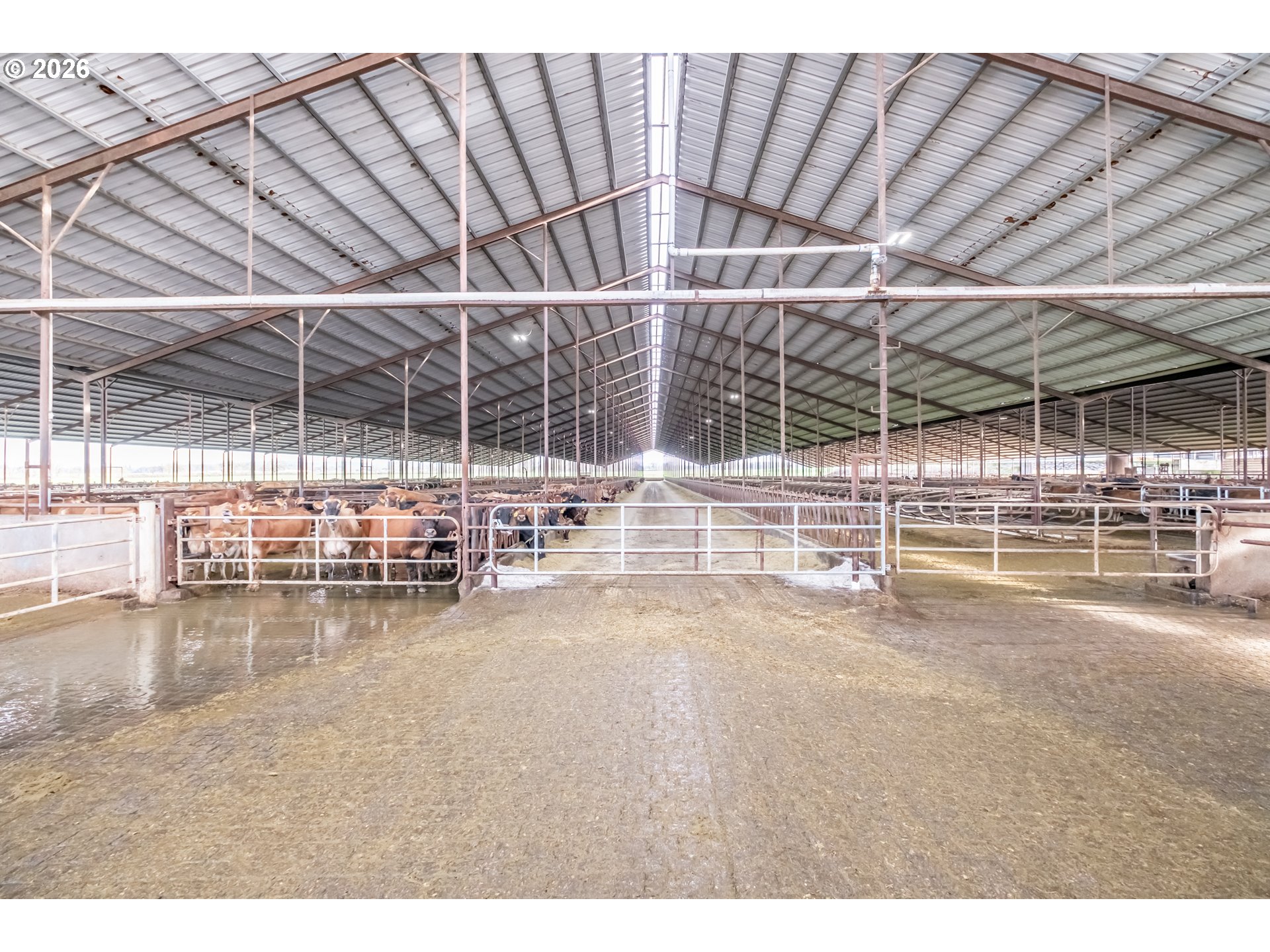35725 Engel Road Southeast Albany, OR 97322 - Photo 10 of 38 a view of a empty room with wooden floor