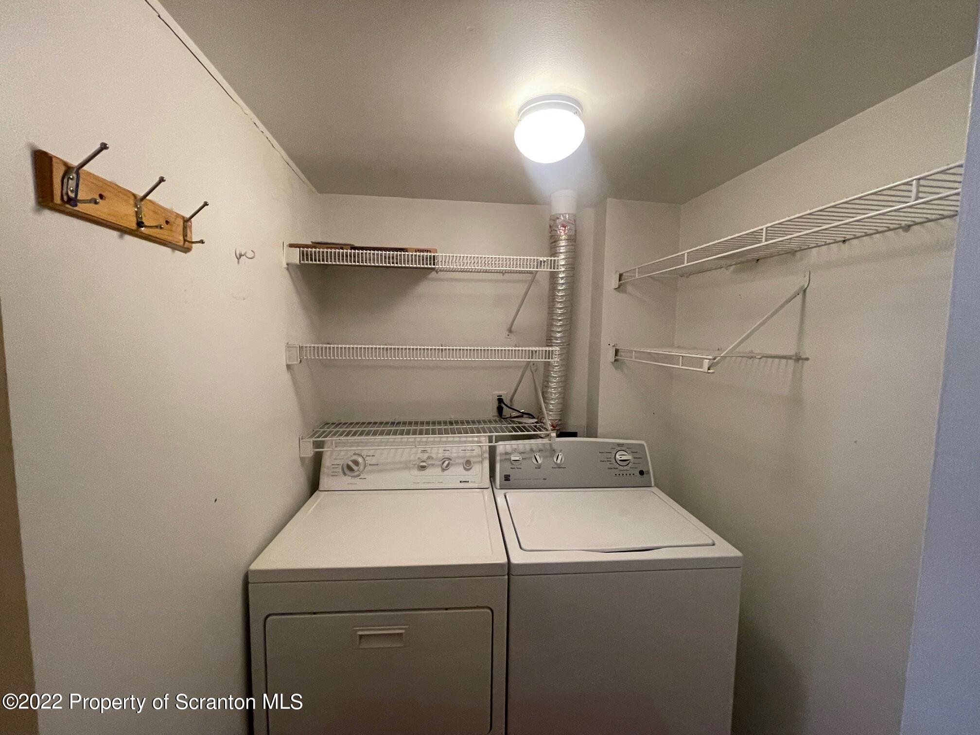 1501 Summit Pointe Scranton, PA 18508 - Photo 6 of 12 a utility room with dryer and washer