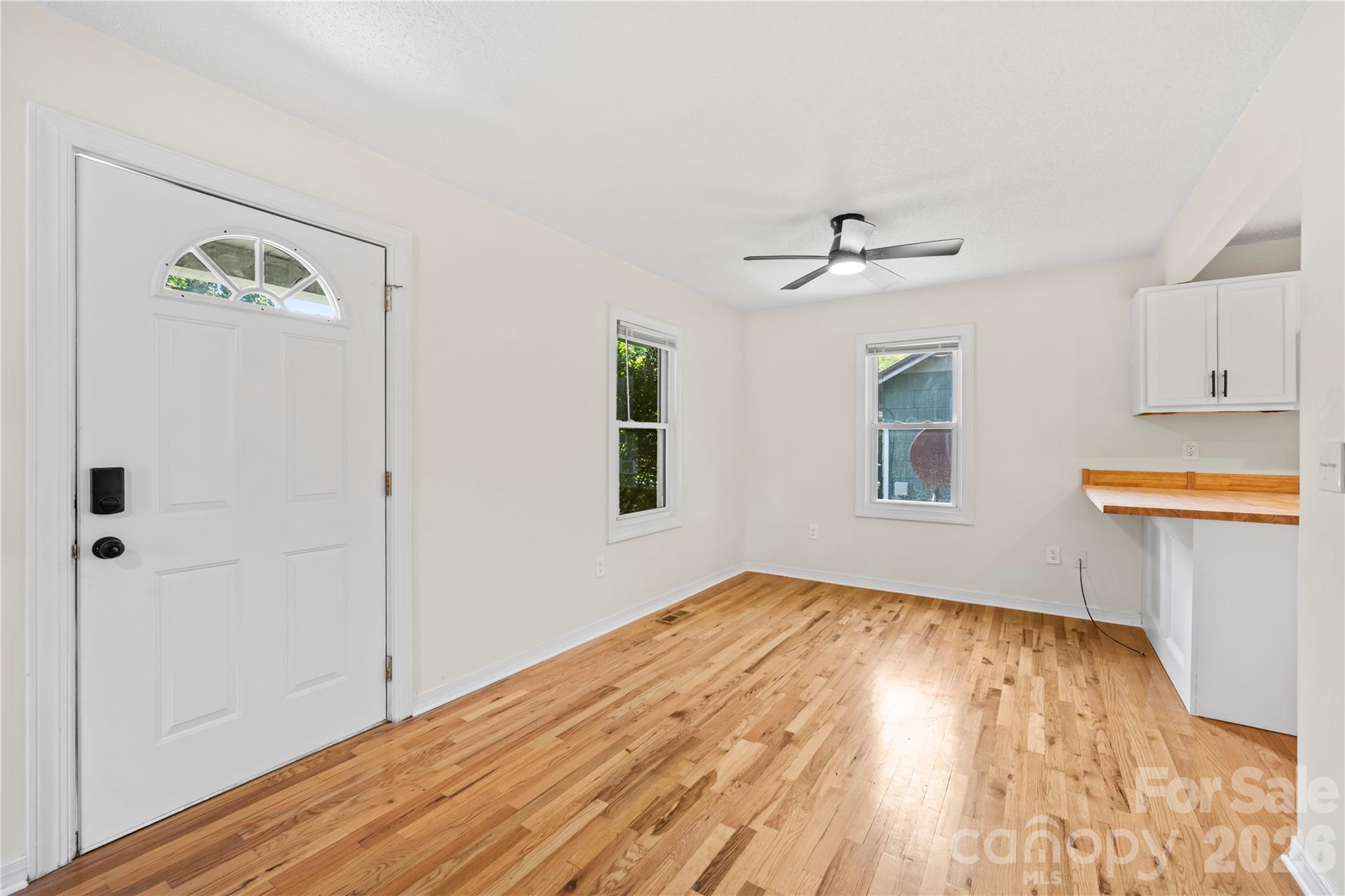 142 Substation Road Canton, NC 28716 - Photo 2 of 25
