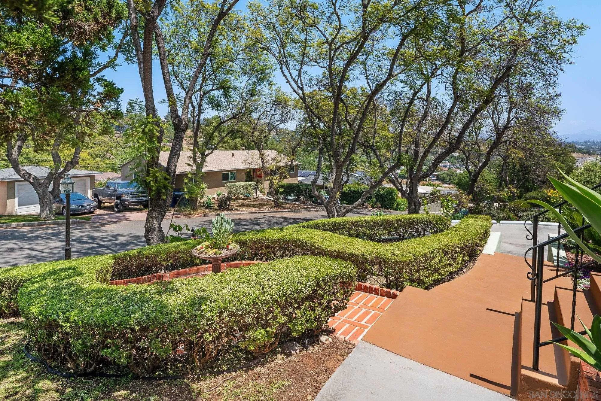8865 Country Club Place Spring Valley, CA 91977 - Photo 6 of 57