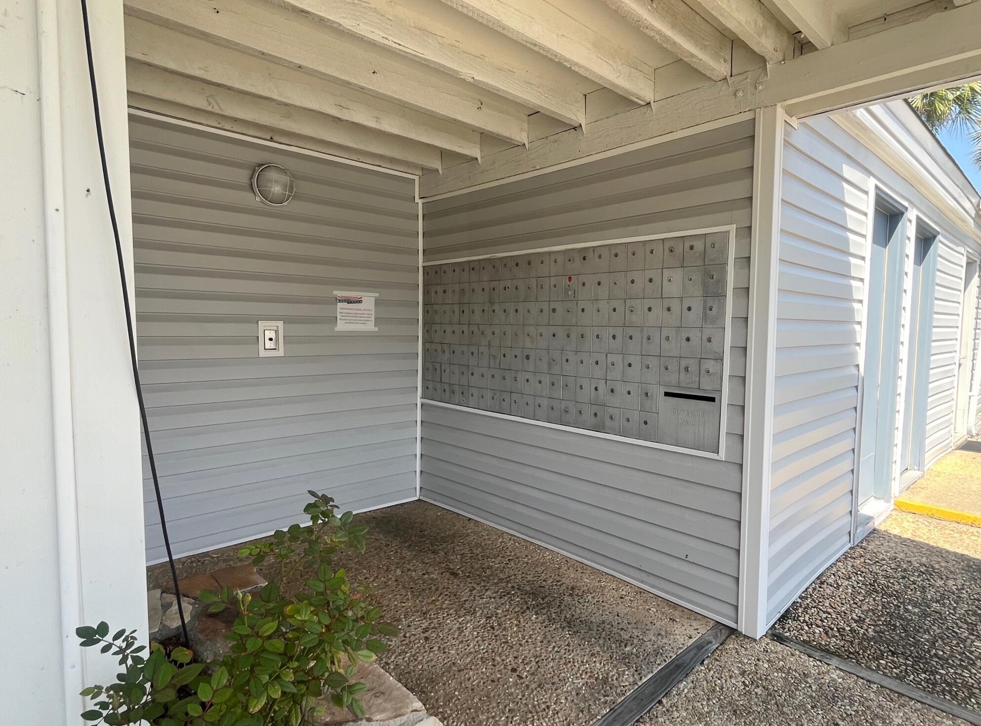 101 Old Ferry Road, Unit 37D Shalimar, FL 32579 - Photo 28 of 32 Mailboxes