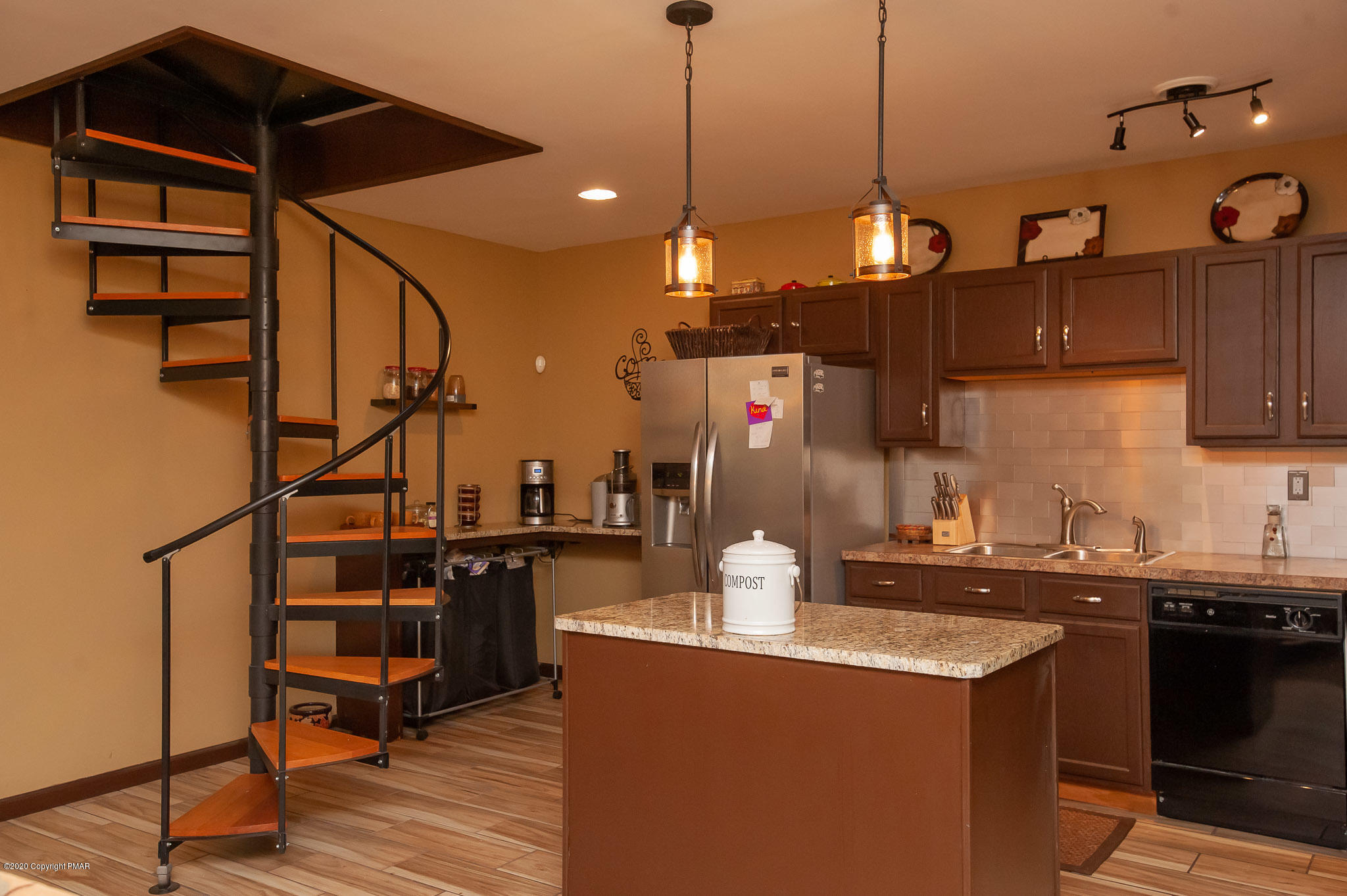 145 Salisbury Road Bushkill, PA 18324 - Photo 5 of 60 kitchen