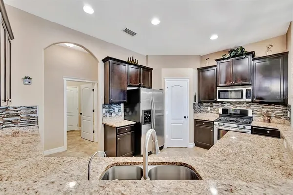 $615,000 | 15616 Starling Water Drive, Lithia, FL 33547