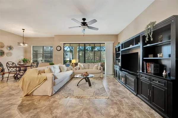 $615,000 | 15616 Starling Water Drive, Lithia, FL 33547