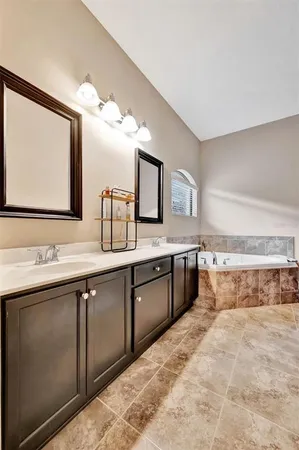 $615,000 | 15616 Starling Water Drive, Lithia, FL 33547