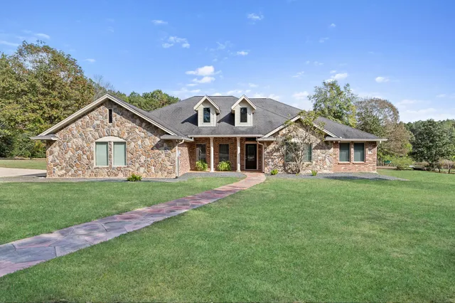 $595,000 | 12385 Farm To Market 92, Spurger, TX 77660