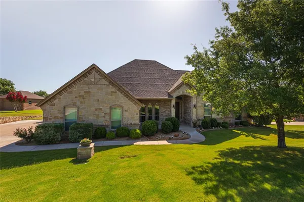 $581,900 | 149 Meadow Arbor Drive, Weatherford, TX 76085
