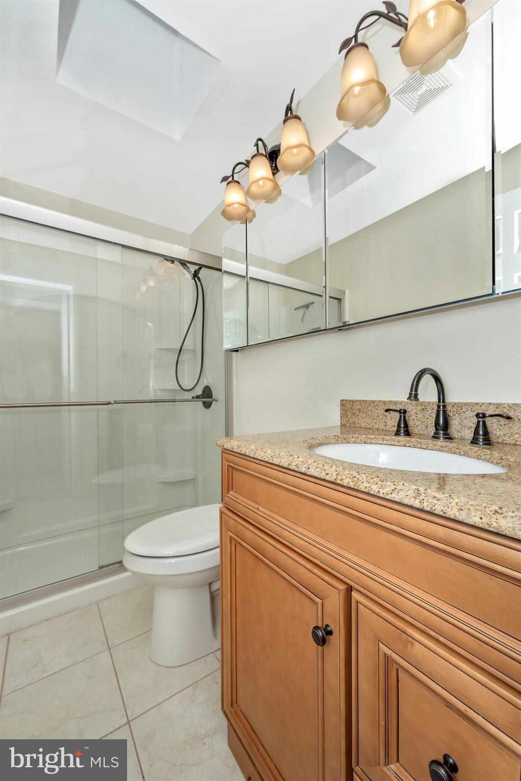 6602 West Lakeridge Road New Market, MD 21774 - Photo 22 of 49 MASTER BATH