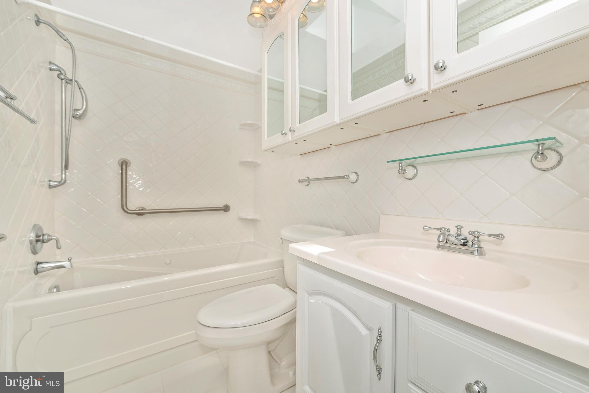 6602 West Lakeridge Road New Market, MD 21774 - Photo 26 of 49 BATHROOM MAIN LEVEL