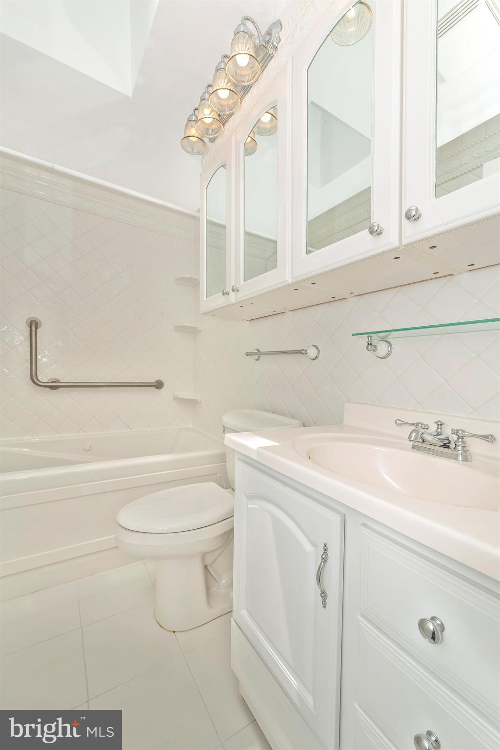 6602 West Lakeridge Road New Market, MD 21774 - Photo 27 of 49 BATHROOM MAIN LEVEL