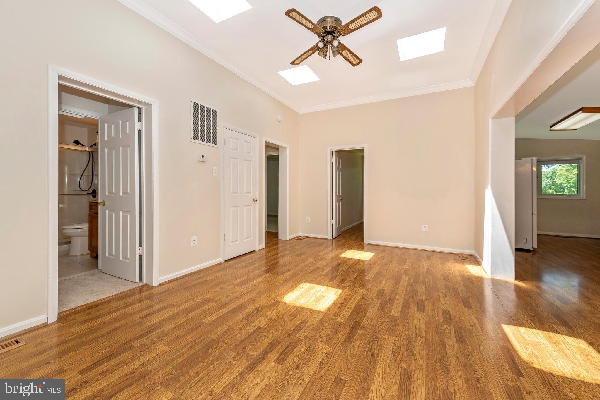 6602 West Lakeridge Road New Market, MD 21774 - Photo 6 of 49 FAMILY ROOM