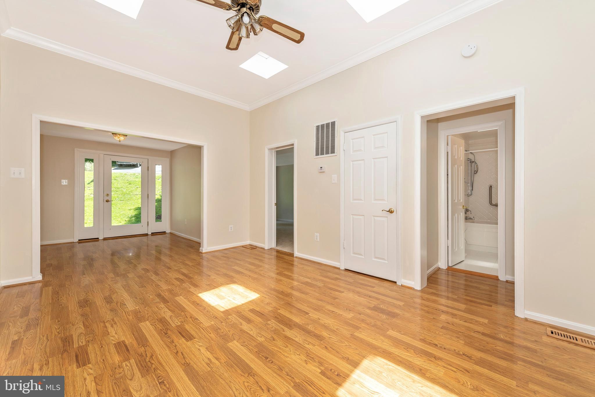 6602 West Lakeridge Road New Market, MD 21774 - Photo 8 of 49 FAMILY ROOM