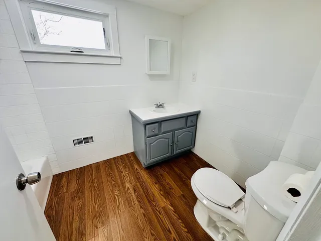 $3,200 | 12 Thorndike Street, Unit 2, Salem, MA 01970