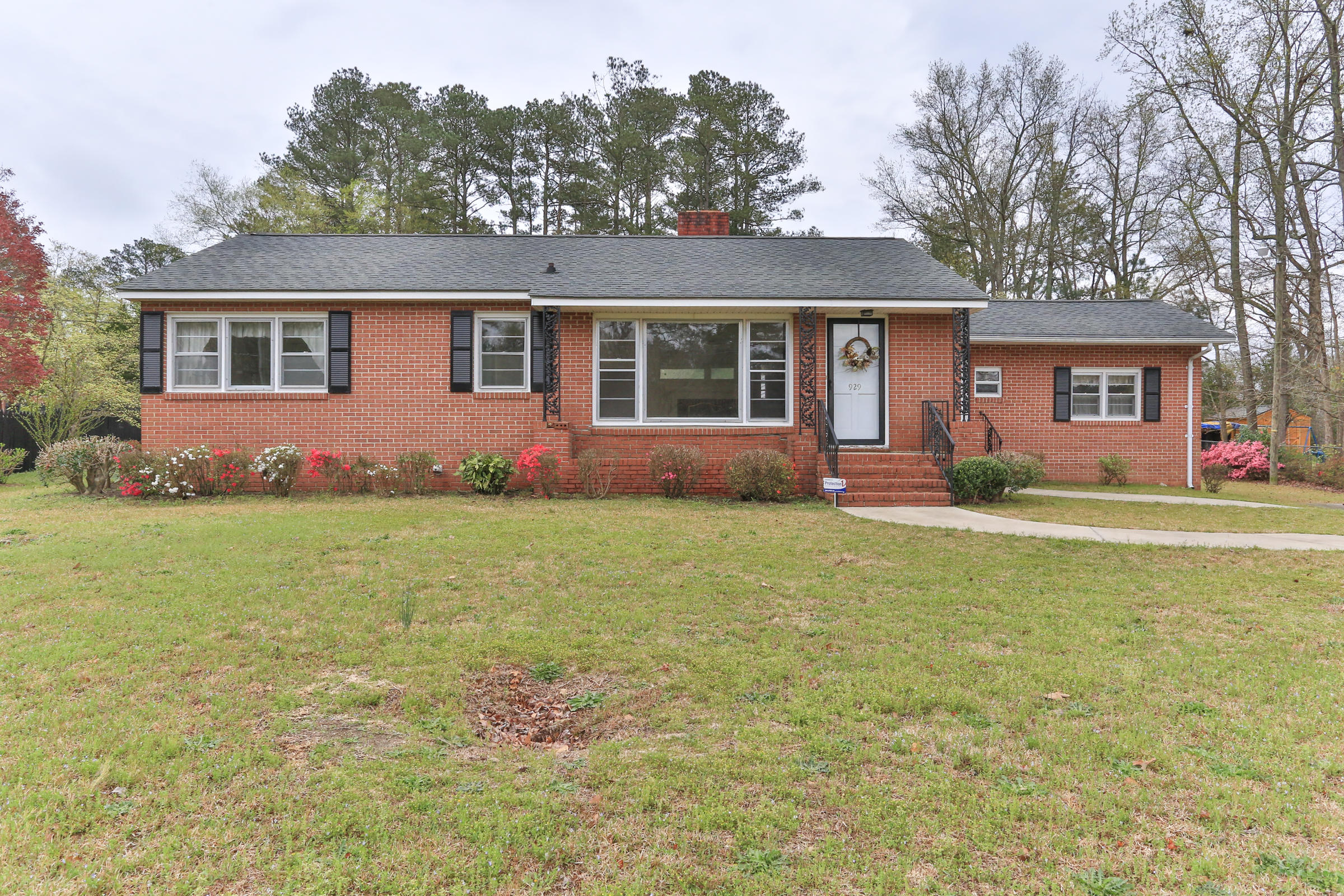929 Thomas Street Rockingham, NC 28379 - Photo 1 of 39 1O8A2491