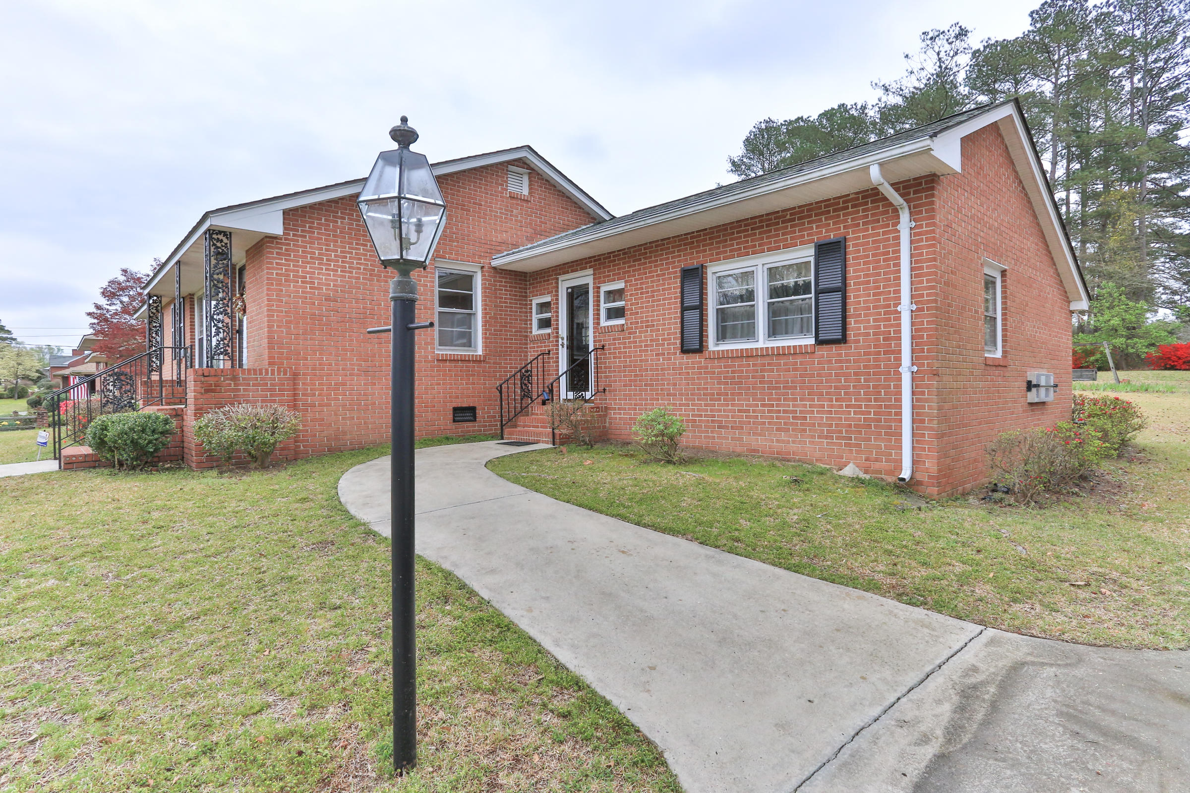 929 Thomas Street Rockingham, NC 28379 - Photo 27 of 39 1O8A2507