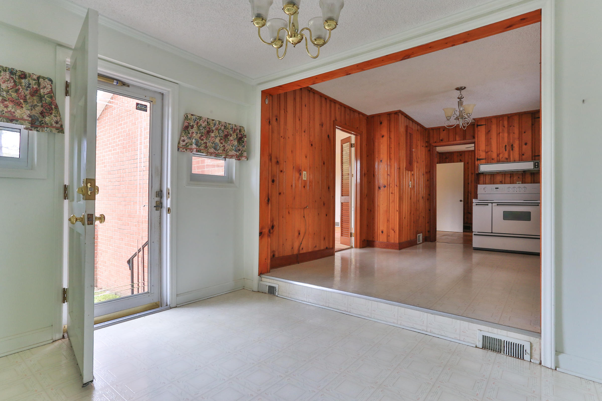 929 Thomas Street Rockingham, NC 28379 - Photo 9 of 39 1O8A2427