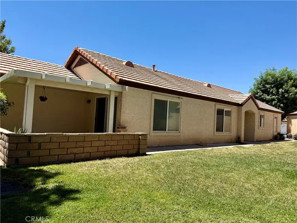 $319,000 | 19078 Stoddard Way, Apple Valley, CA 92308