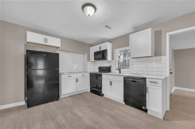$150,000 | 1420 South Appleton Avenue, Independence, MO 64052