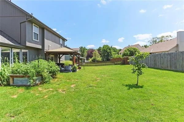 $460,000 | 8120 Northwest Delta Drive, Kansas City, MO 64151