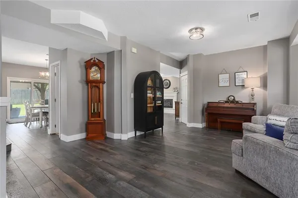 $460,000 | 8120 Northwest Delta Drive, Kansas City, MO 64151
