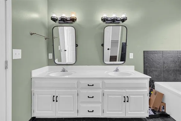 $460,000 | 8120 Northwest Delta Drive, Kansas City, MO 64151