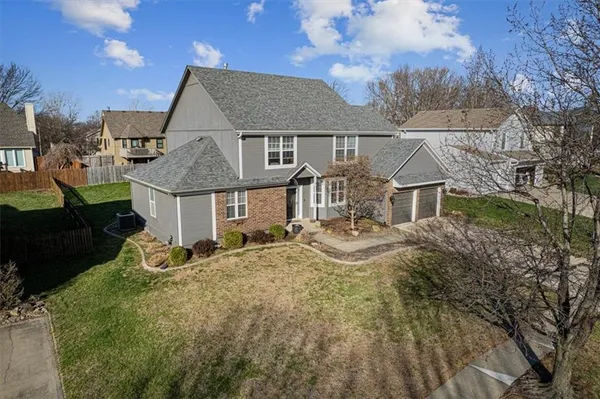 $460,000 | 8120 Northwest Delta Drive, Kansas City, MO 64151