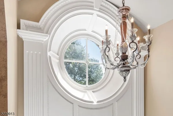 a very nice looking sitting area with white