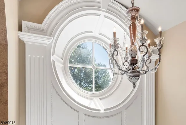 a very nice looking sitting area with white