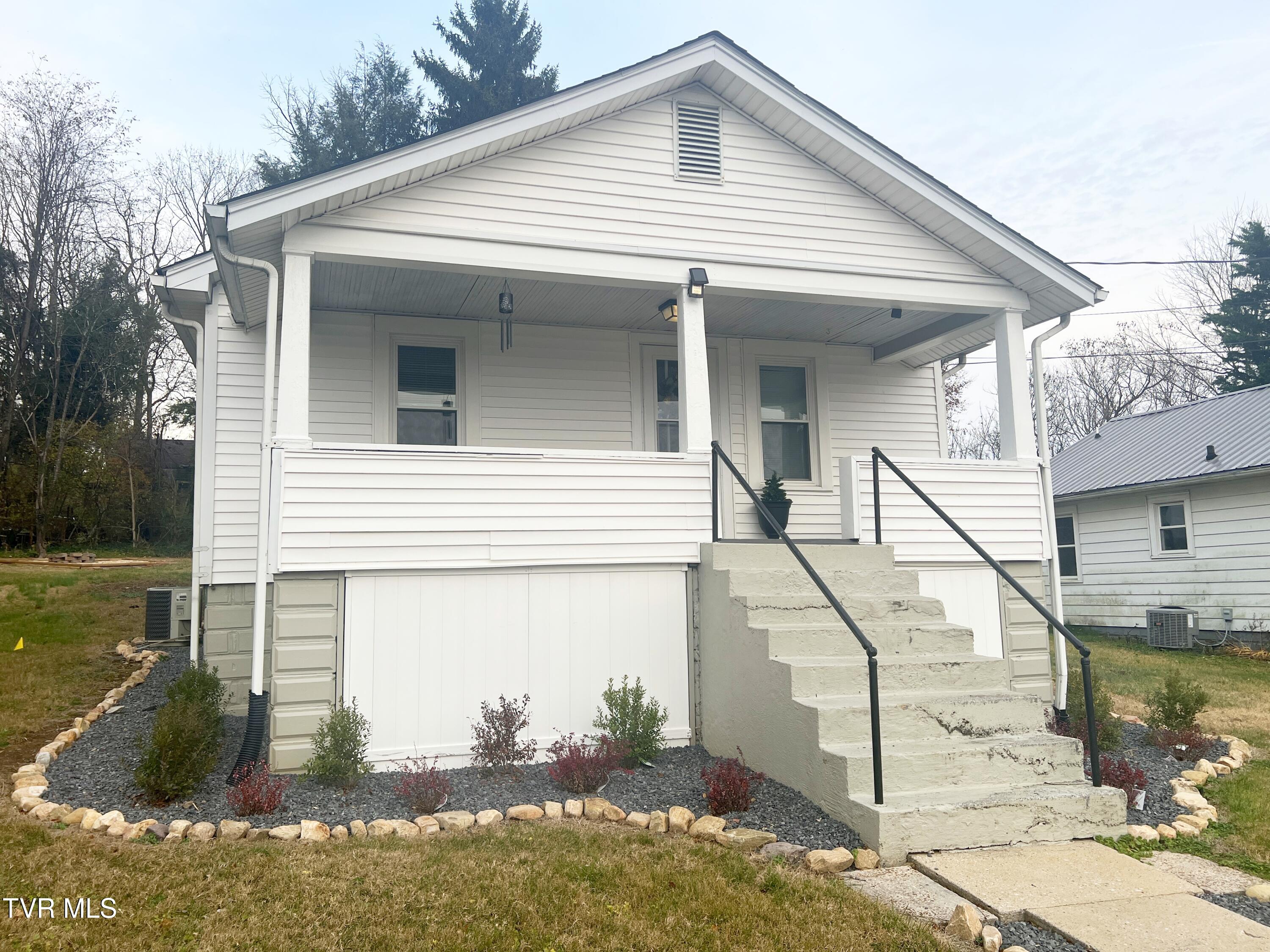 815 Vernon Street Bristol, VA 24201 - Photo 2 of 14 Front angle edited