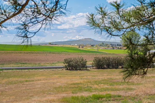 $299,900 | 133 Southwest Tompsett Street, Madras, OR 97741