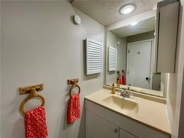 $160,000 | 5776 North Anita Avenue, Kansas City, MO 64151